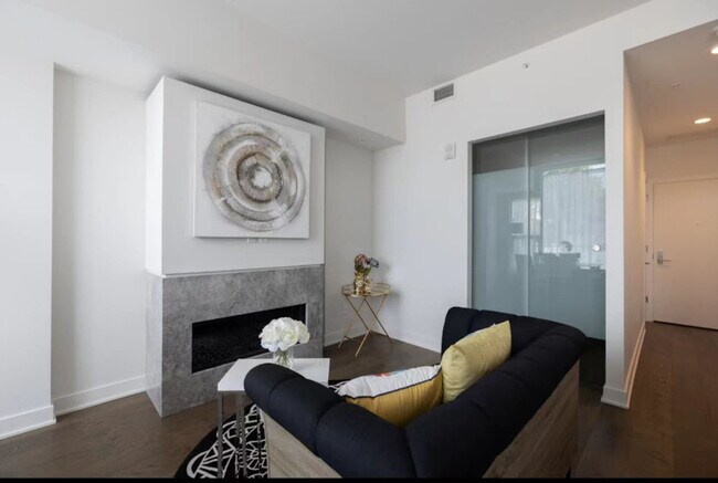 Photo - 1188 Rue Saint-Antoine O Unit ID1328023P