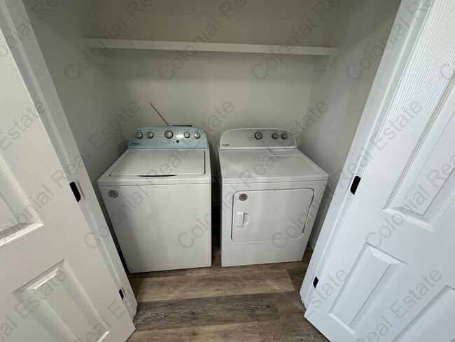 Photo - Modern 2 bedrooms 1 bathroom apartment for rent. Appliances, washer/dryer included, granite and c...