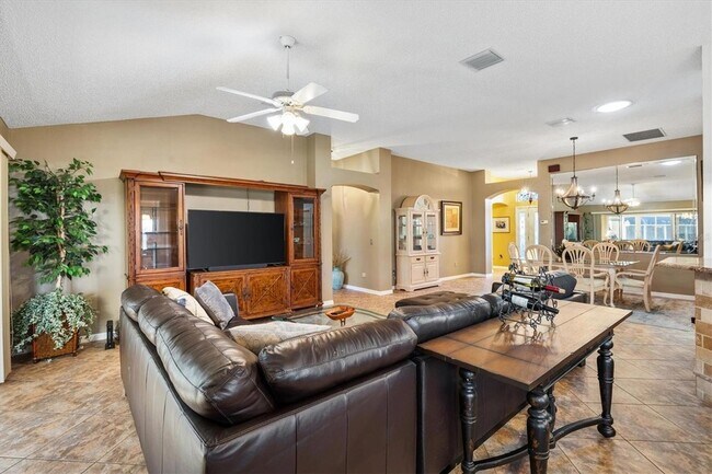 1505 Doria Ln