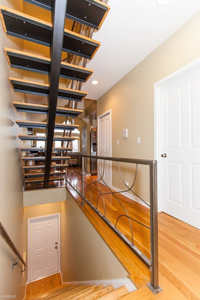 Photo - 2 br, 2 bath Condo - 928 N Wood St