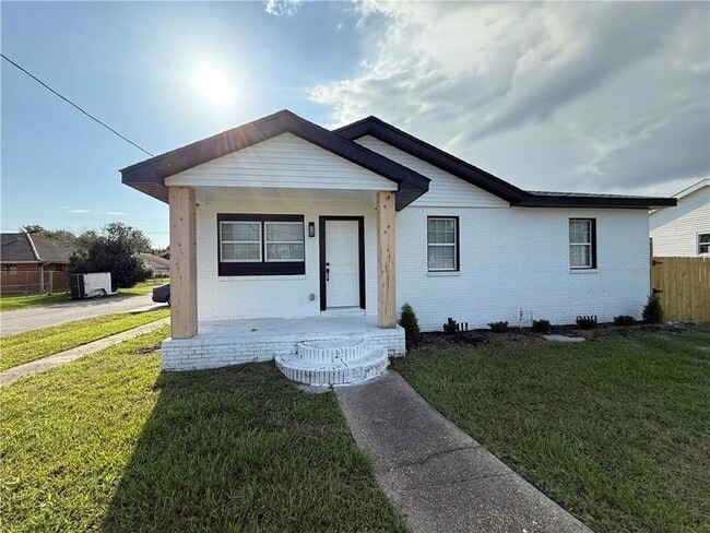 Building Photo - 2300 Delille St Rental