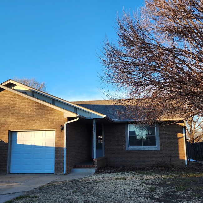 Building Photo - 7512 E 17th St N