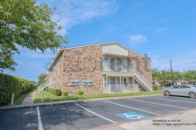 Building Photo - 2200 E Trinity Mls Rd Rental