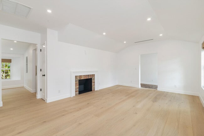 Photo - 222 S County Rd