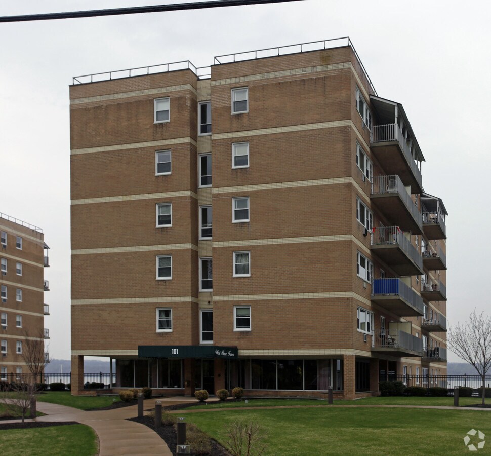 West Shore Towers - West Shore Towers