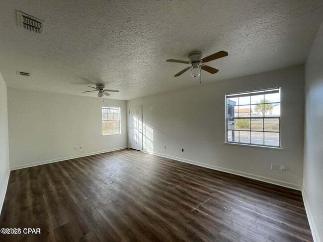 Building Photo - 7714 FL-22 Unit B Rental