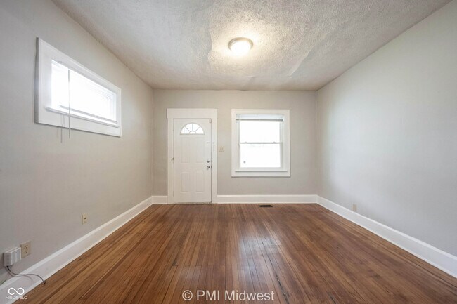 Photo - 411 W 40th St