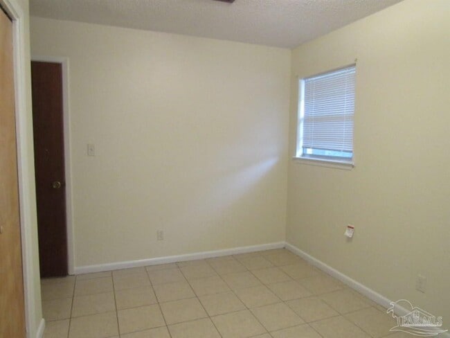 Photo - 4965 Catalina Cir