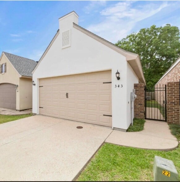 343 Chimney Rock Blvd