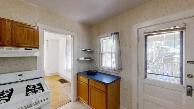 Photo - 564 S Ashley St