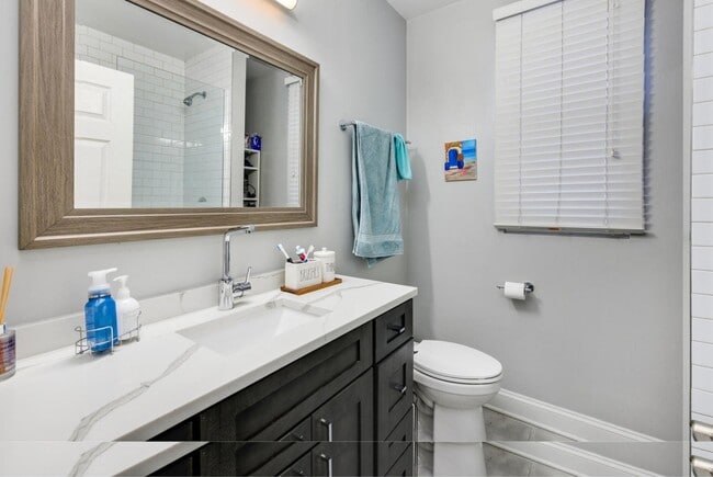 Photo - 1718 W Roscoe St Unidad 1