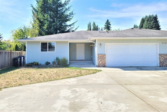 Building Photo - Spacious, 3 bedroom 2 bath Duplex in Marys... Rental