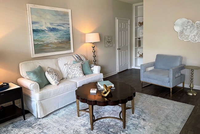 Photo - Evergreen at River Oaks