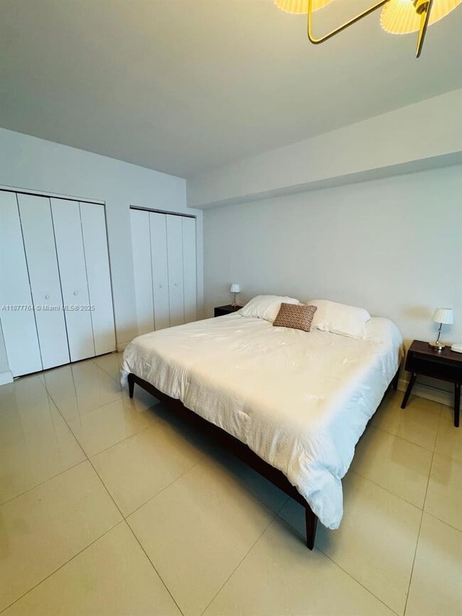 Photo - 475 Brickell Ave Unit 1910