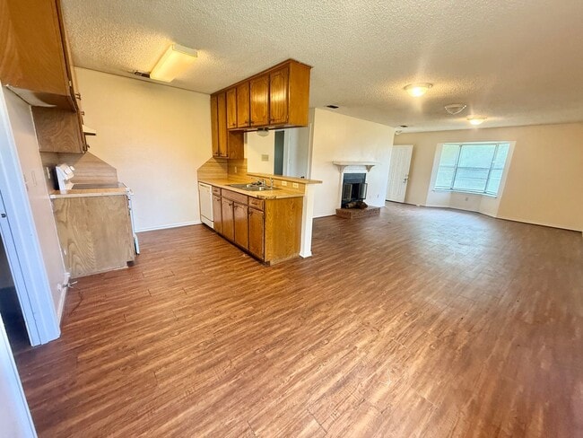 Photo - 2-bed/1-bath in Flint!