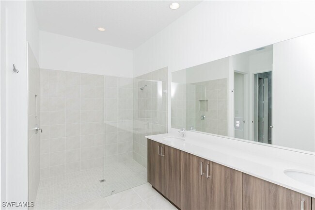 Photo - 5114 Panella Ave