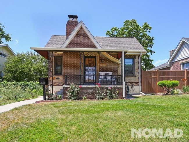 Photo - 4885 Stuart St