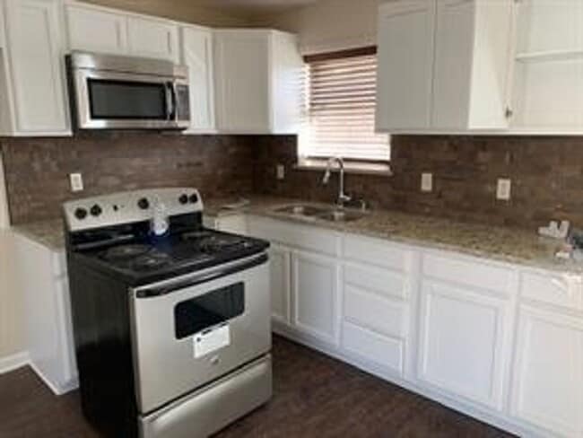 Photo - Charming Chico 4 bedroom 2 Bath