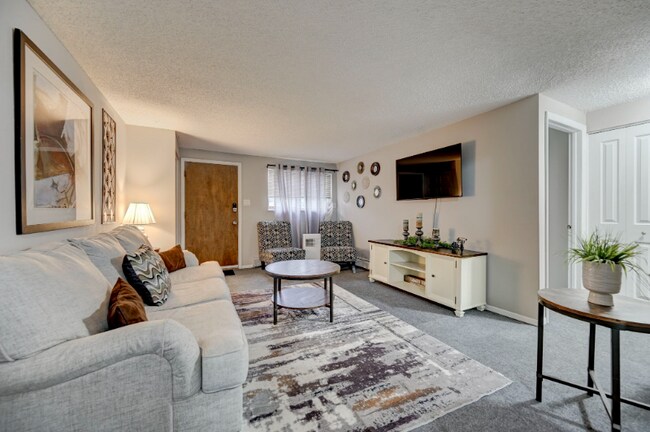 Photo - 827 Fontmore Rd