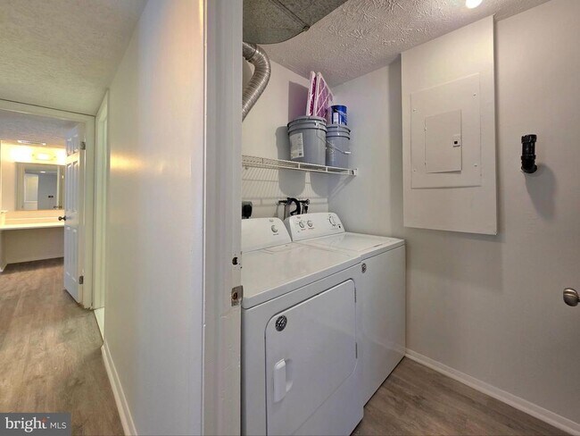 Photo - 8380 Brockham Dr