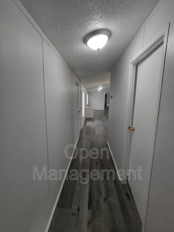 Photo - 301 Mantle Ave