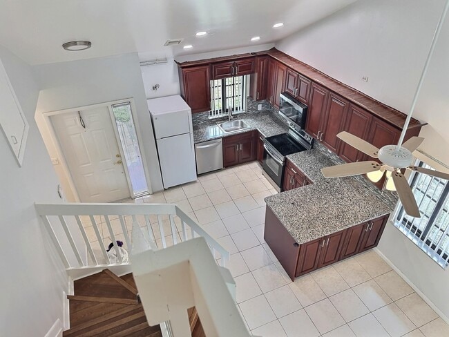 Photo - 2652 Riverside Dr