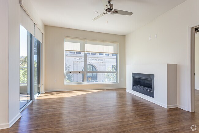 2BR, 2BA - 1,082SF