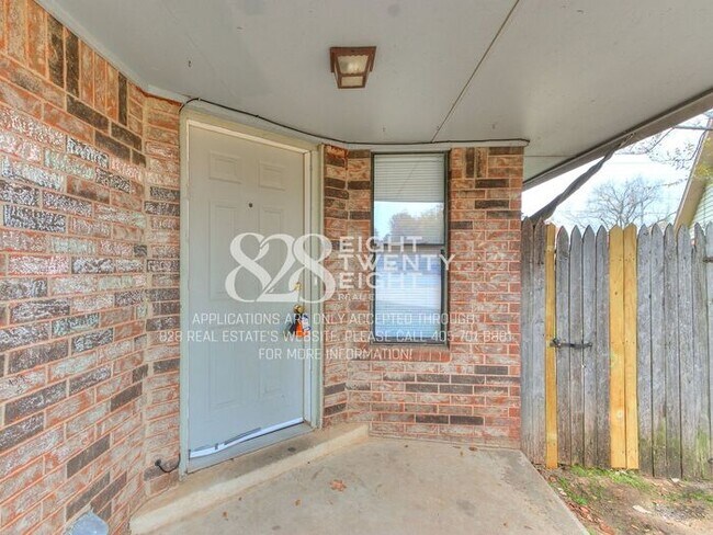 Photo - Now Touring & Available for Move in! 3 Bed/1.5 Bath Duplex in West Norman!