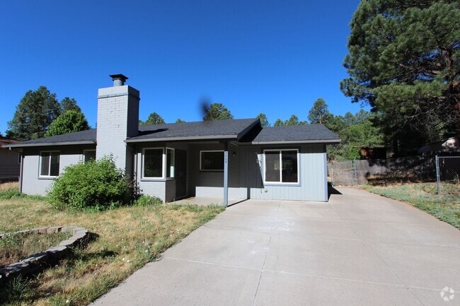 Building Photo - AVAILABLE NOW!  3-Bedroom Home in Bow and ...
