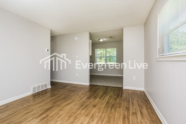 Photo - 4983 Appleville St