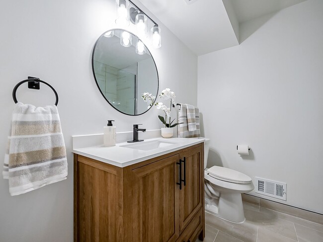 Building Photo - All New Luxury Living In Plymouth Unit 104