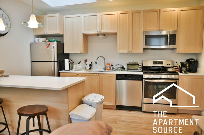 Photo - 631 W Arlington Pl Unit G