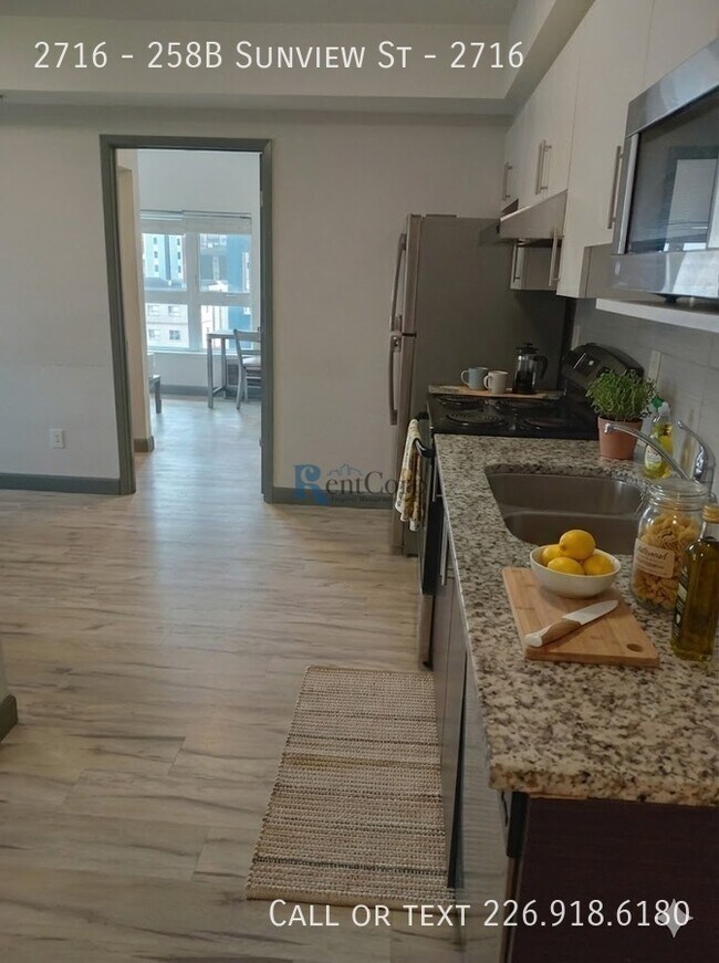 Photo - 258B-258B Sunview St