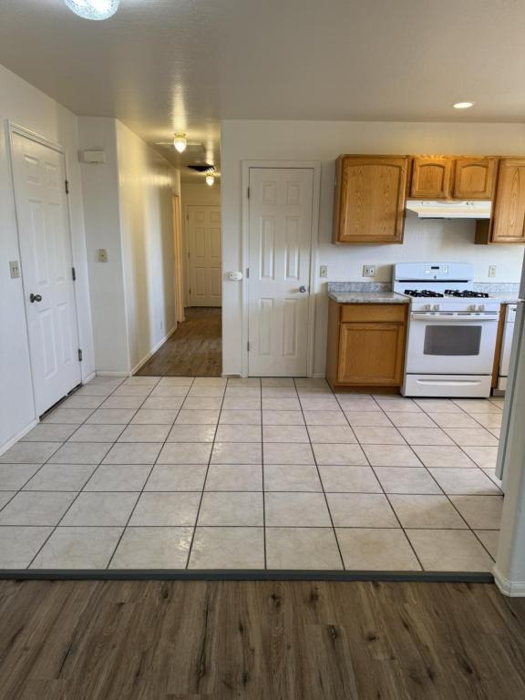 Photo - 10502-12100 2100 Rd