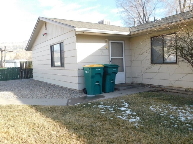 Photo - 232 Crawford Ln Unidad B