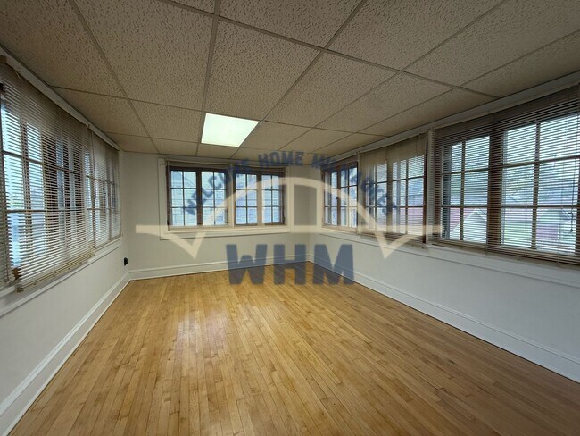 Photo - 1609 N 52nd St Unit Upper