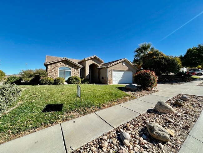 Photo - Well Maintained Home in Desert Hills
