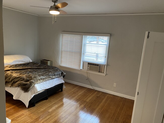 Photo - 121 S Rexford Dr Unit 2