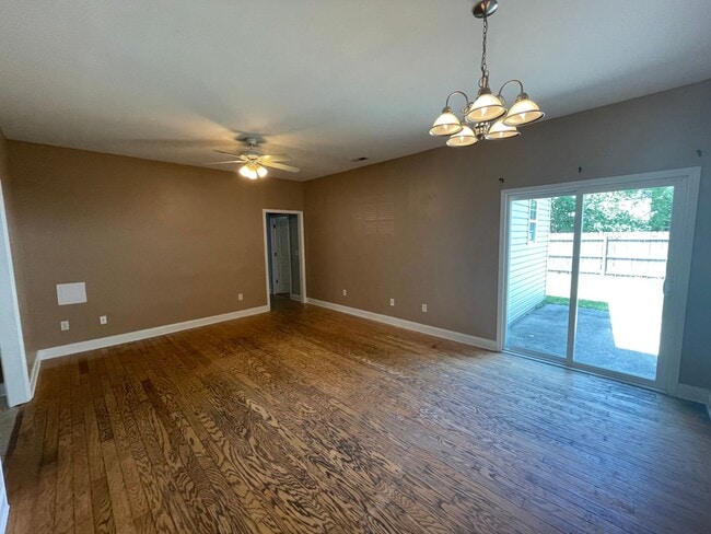 Photo - 375 Lullwater Dr