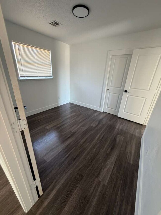 Photo - 329 NW 86th St