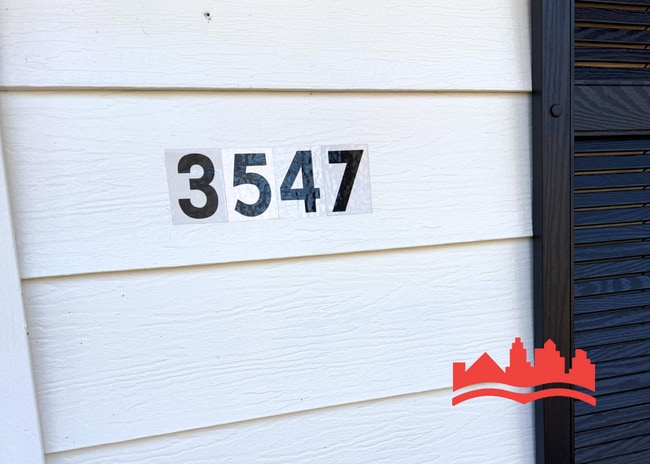 Photo - 3547 Barron Ave