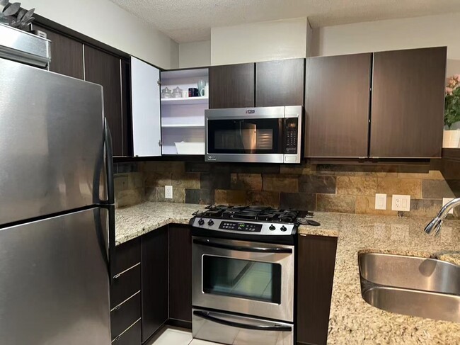 Photo - 6068 No. 3 Road