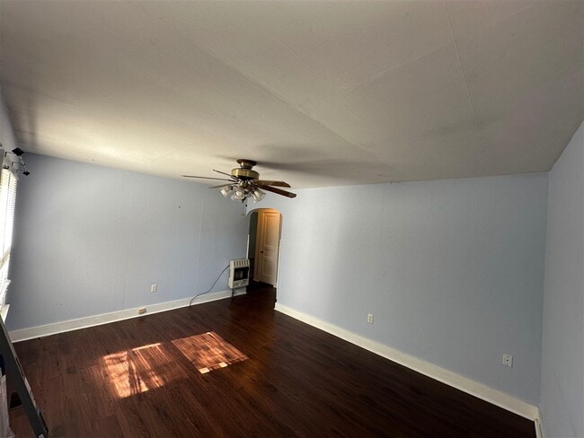 Photo - 809 Nutwood St
