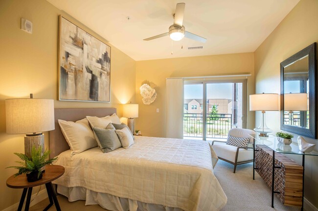 Habitación - Everleigh Central Park 55+ Active Adult Ap...