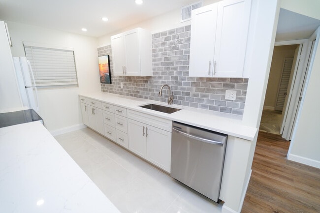 Photo - 2660 SW 22nd Ave Unit 1203