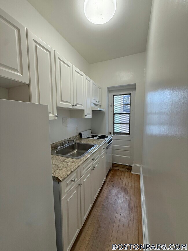 Photo - 1539 Beacon St Unit 15