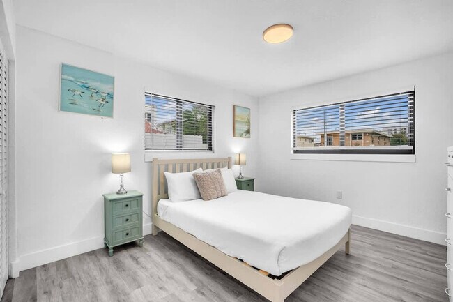 Photo - 653 SW 2nd St Unit SI ID1574014P