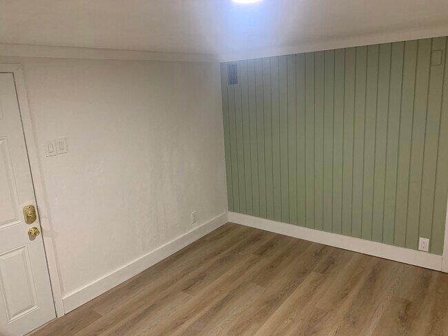 Photo - 5137 Dartmouth Ave N