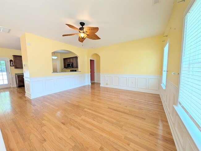 Photo - 244 Belclare Way