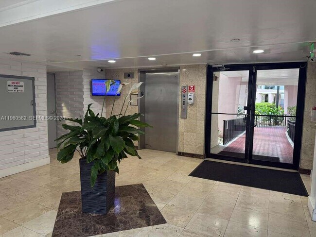 Photo - 17011 N Bay Rd Unit 709